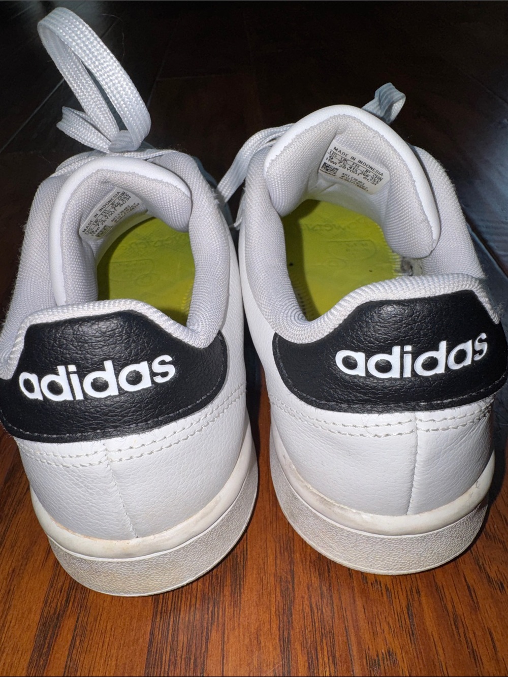 adidas Women’s White Sneakers with Black Three-Stripes Size 9 - Picture 7 of 10